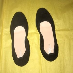 Black flats for women